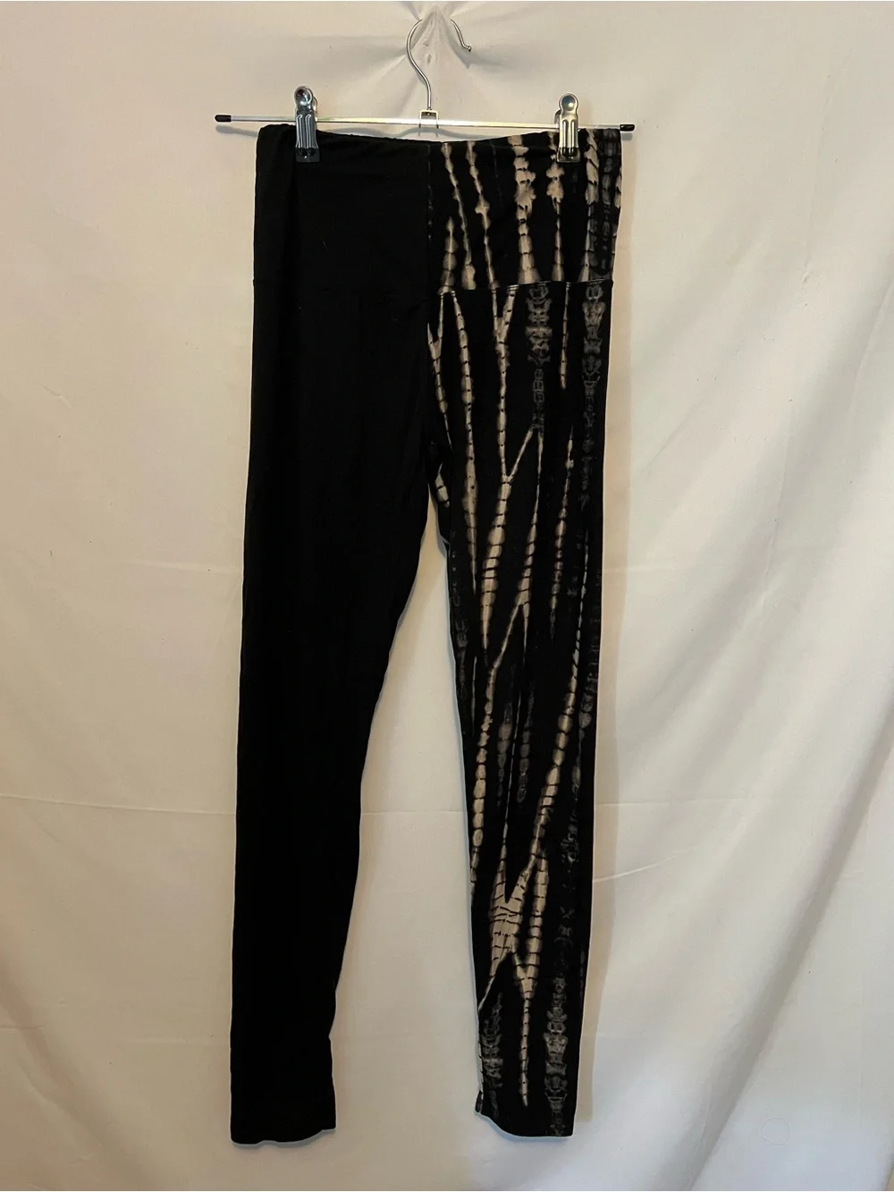 Black/Cream Tie Dye High-Waisted, Full Length, Athleisure Leggings - Size S - Picture 3 of 5